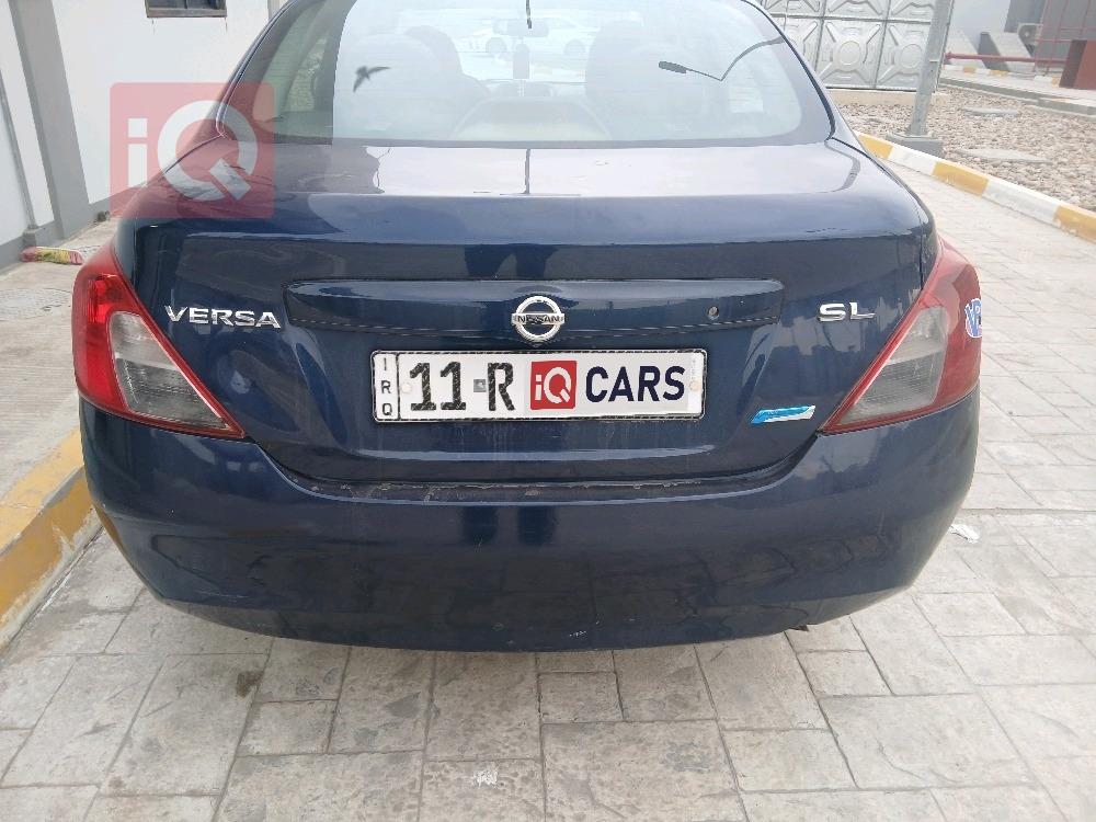 نيسان فيرسا